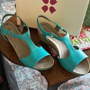 Naturalizer Turquoise Wedge Sandals Size 10